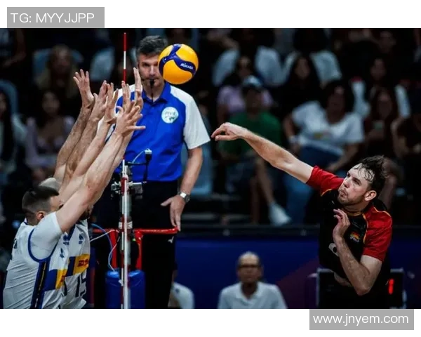 成都羽毛球队在钻石联赛积分榜中以53分稳居首位展现强劲实力